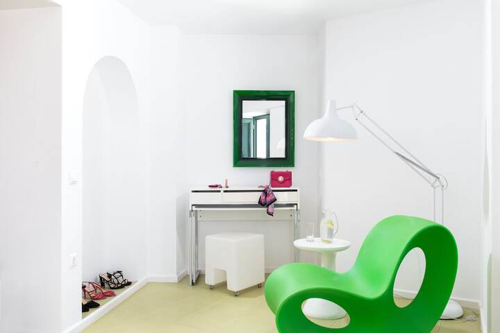 Room 10 of 84
