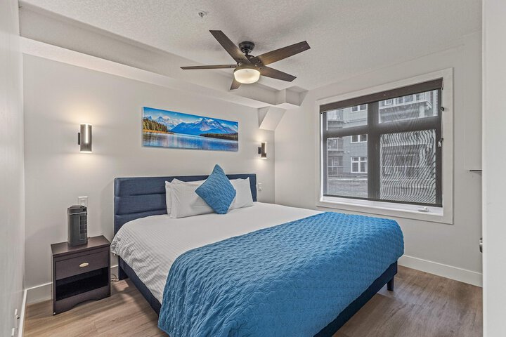 Room 1 of 36