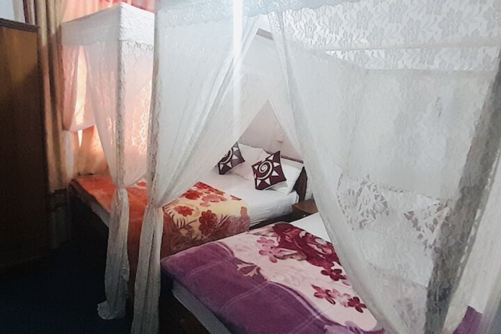 Room 10 of 29
