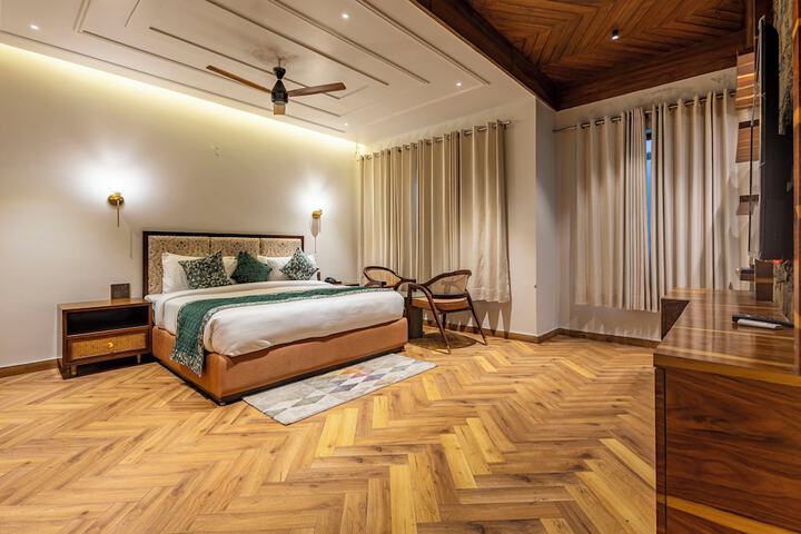 Room 5 of 25