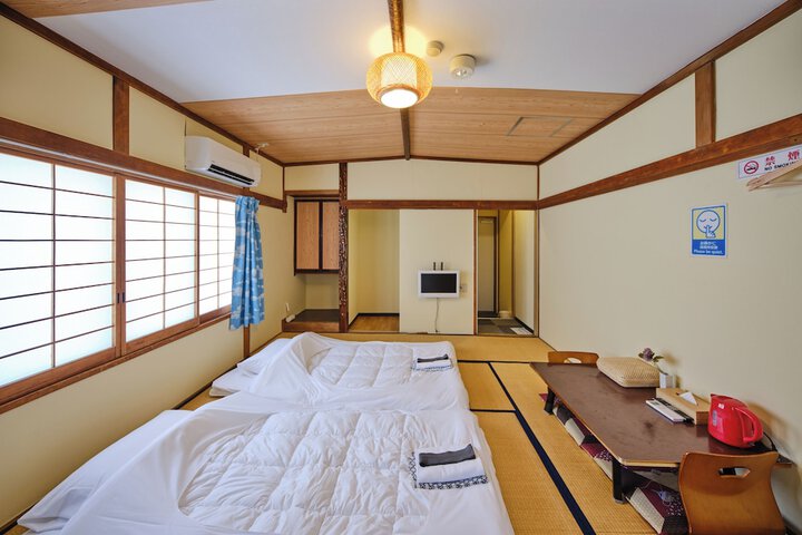 Room 46 of 80