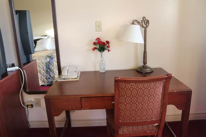 Room 32 of 59