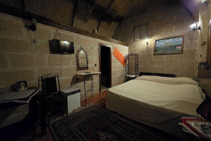 Room 313 of 578
