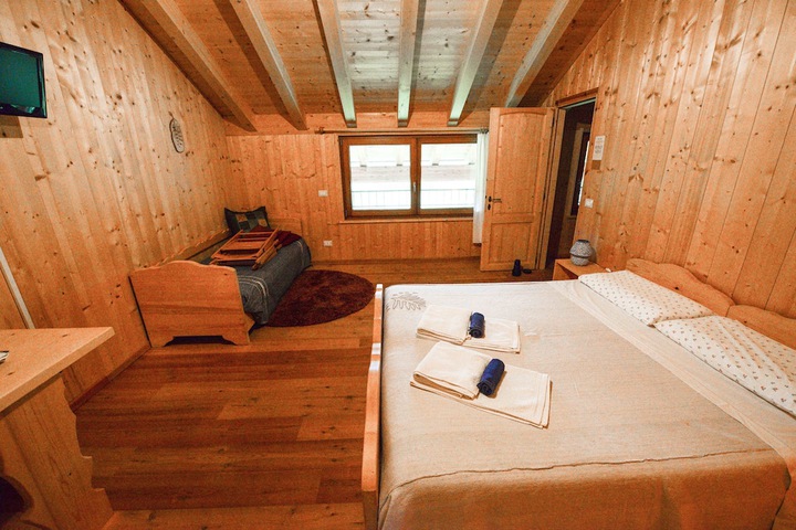 Room 28 of 144