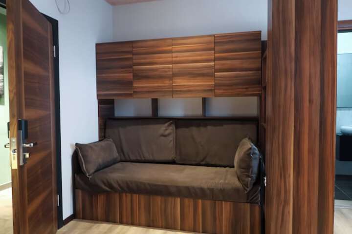 Room 39 of 98