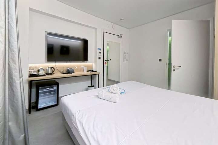 Room 46 of 79