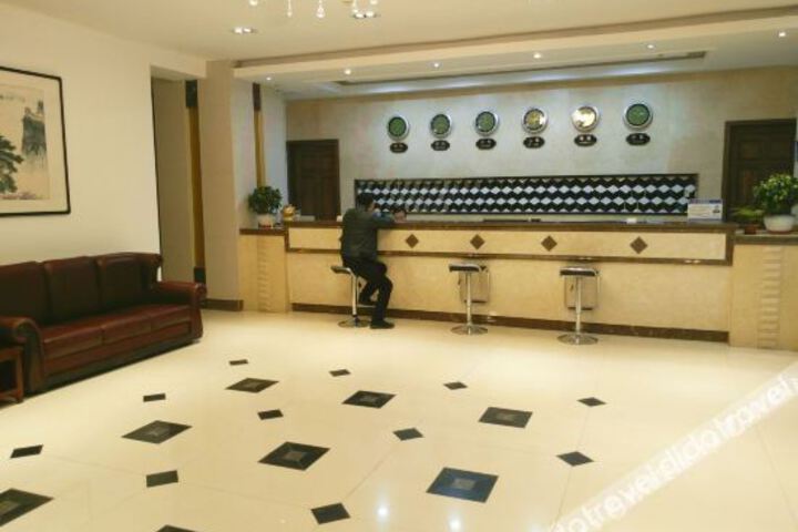 Hotel Interior 11 of 28