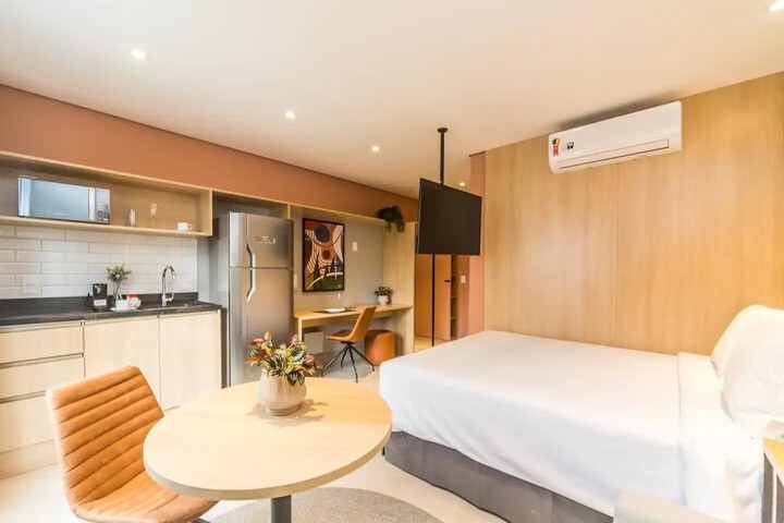Room 13 of 156