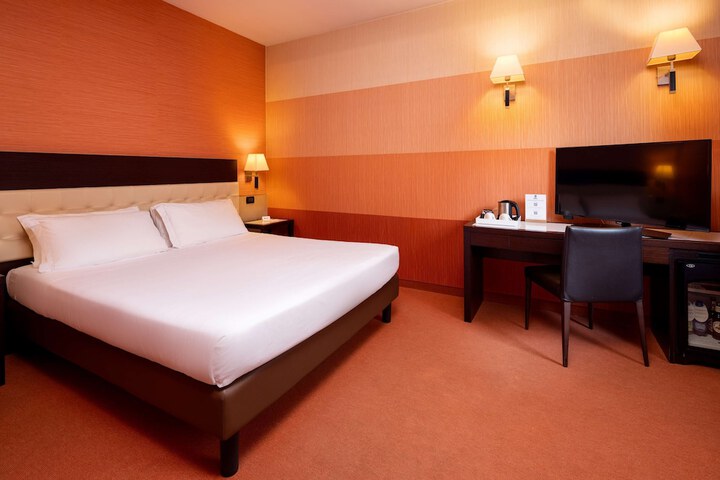 Room 21 of 53