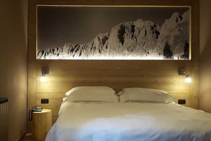 Room 5 of 38