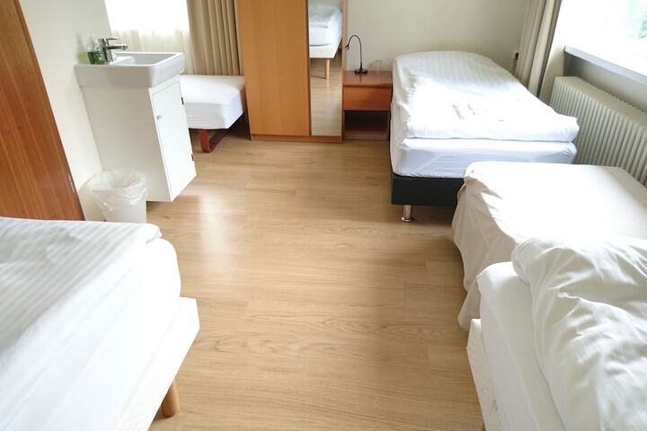 Room 15 of 48