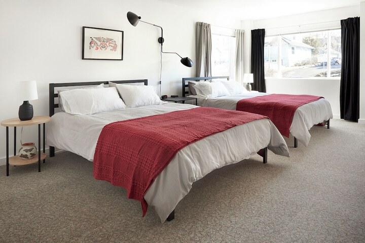 Room 6 of 30