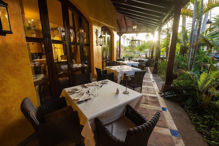 Dining 103 of 163