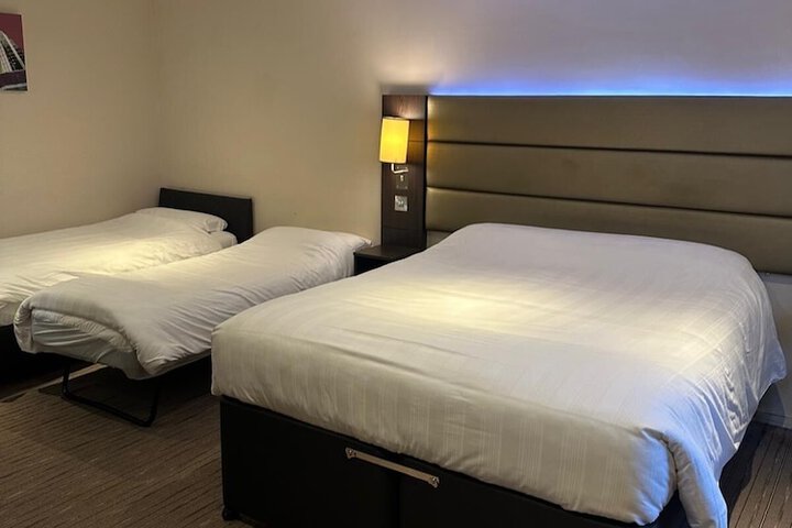 Room 7 of 16