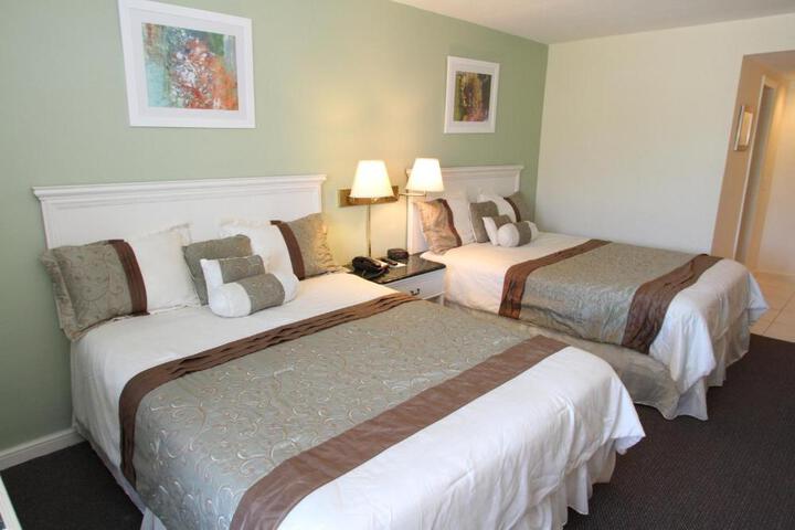 2 Queen Beds (11 of 11)