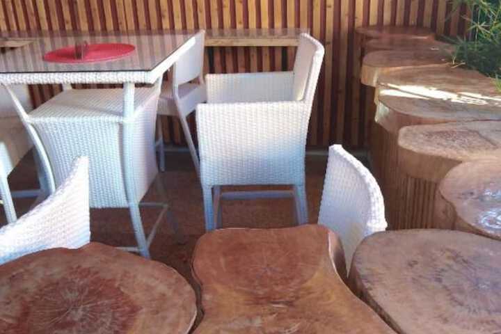 Dining 15 of 17