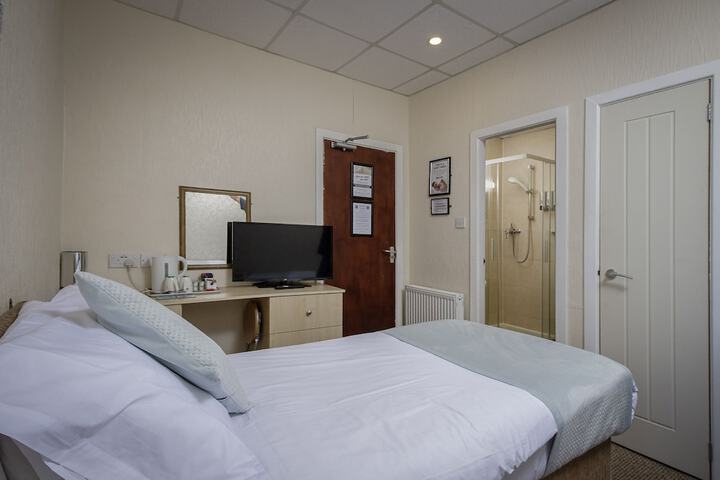 Room 17 of 31