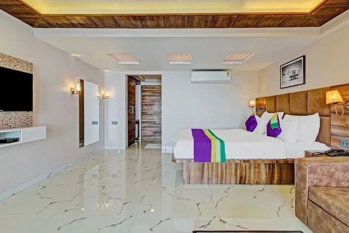 Room 4 of 17
