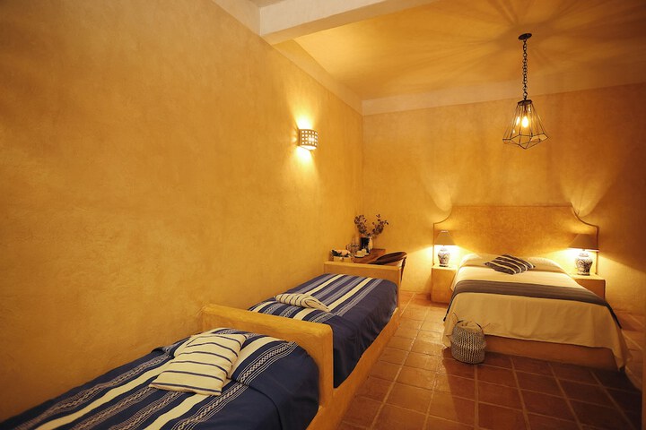 Room 2 of 44