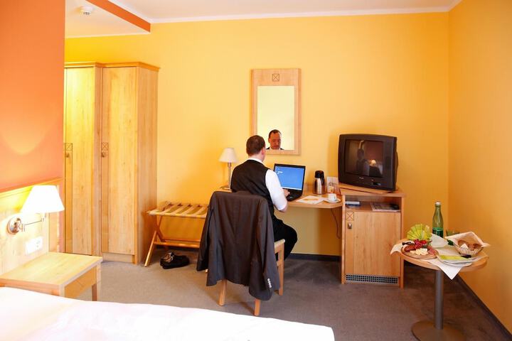 Room 22 of 68