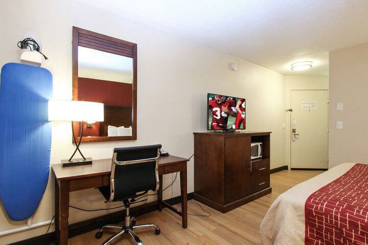 Room 9 of 25