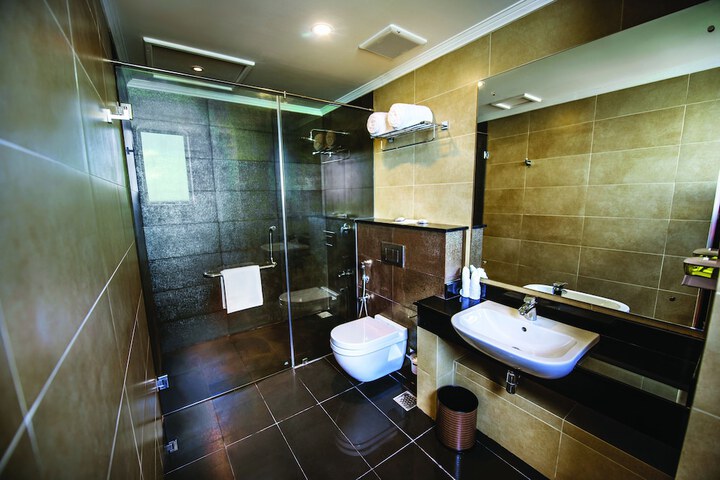 Room 12 of 33