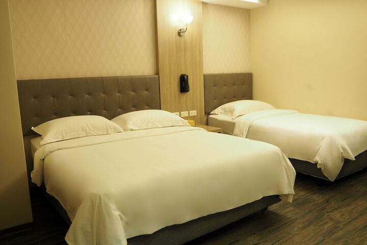 Room 4 of 45
