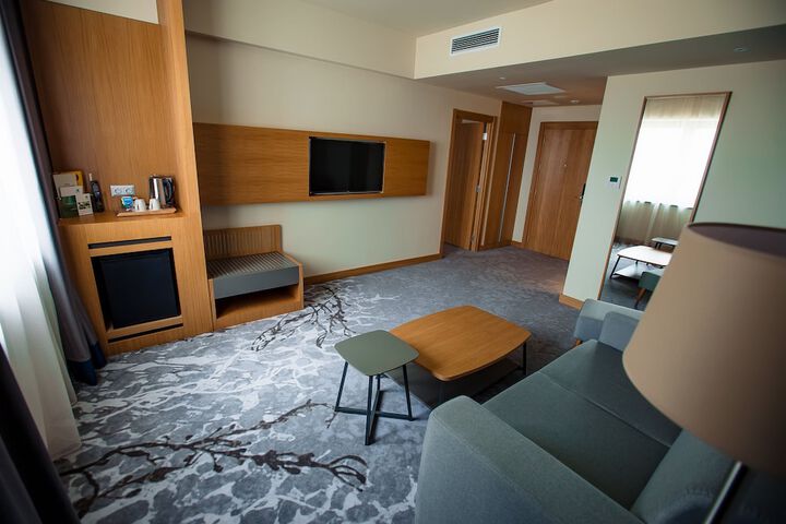 Room 7 of 84