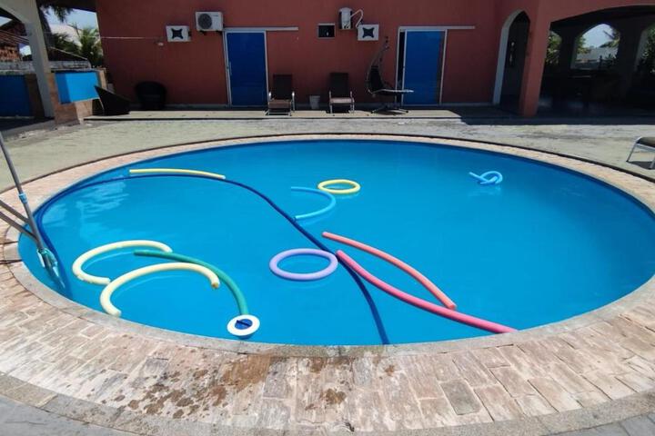 Casa com Piscina Grande em Salinas
