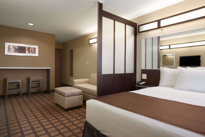 Room 7 of 34