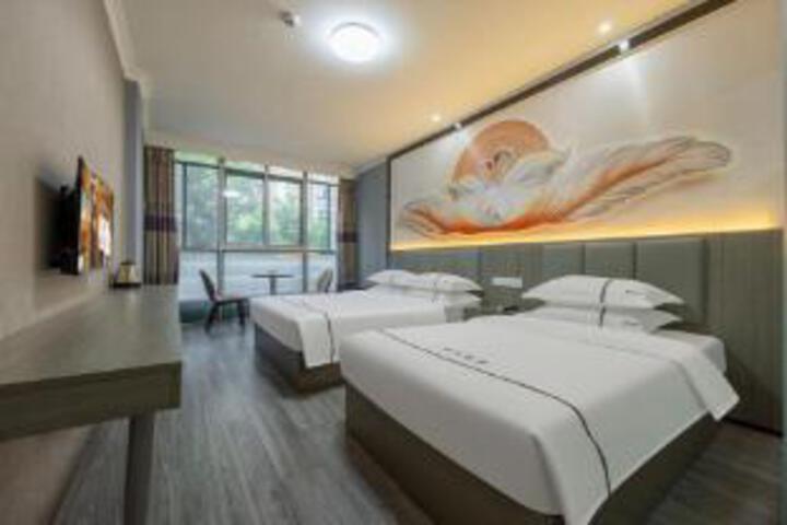 Room 4 of 6