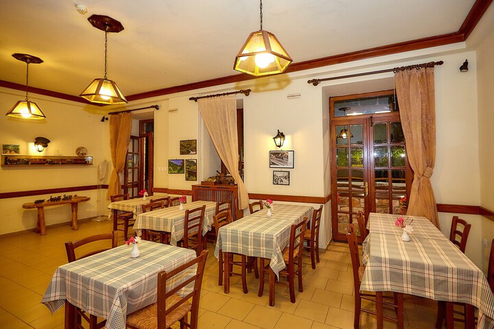Dining 76 of 131