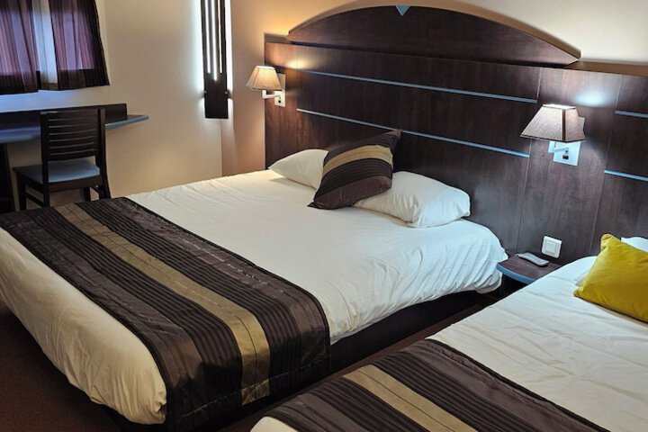 Room 4 of 49