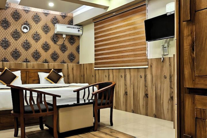Room 6 of 135