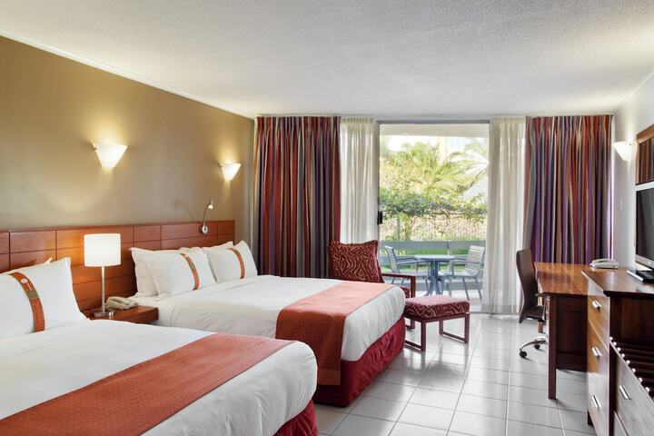 Room 3 of 113