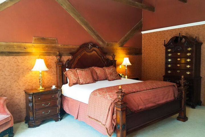 Room 38 of 114