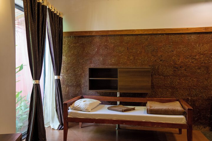 Room 15 of 52