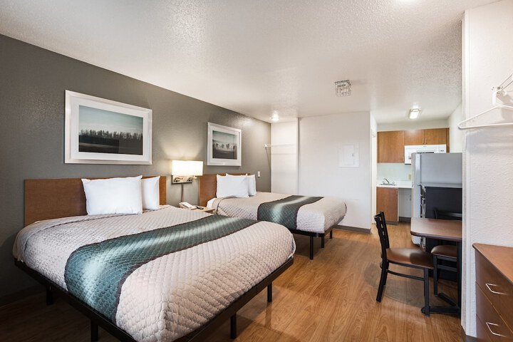 Room 4 of 24