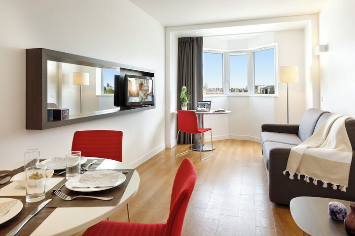 Room 15 of 33