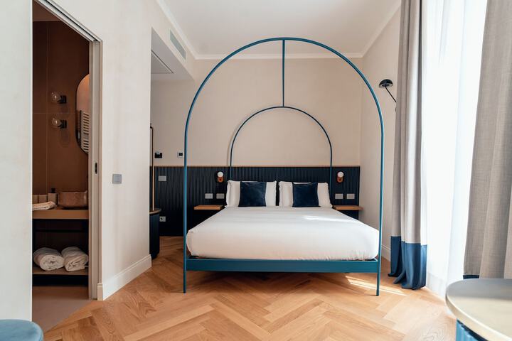 Room 2 of 23