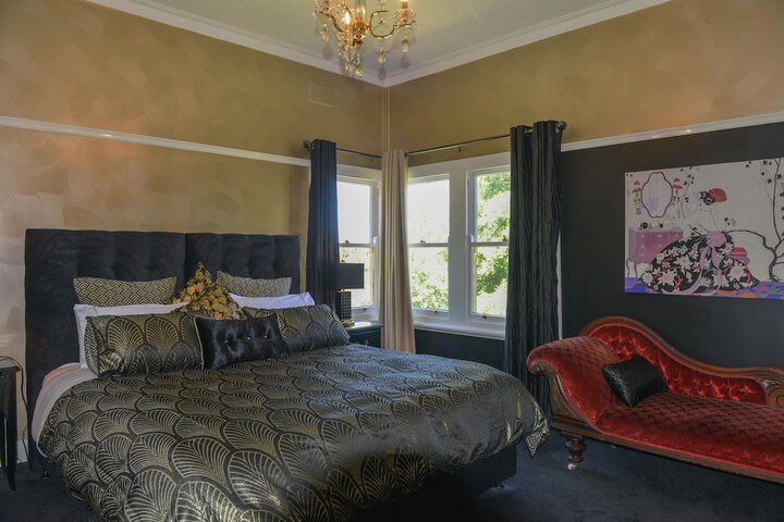 Room 3 of 43