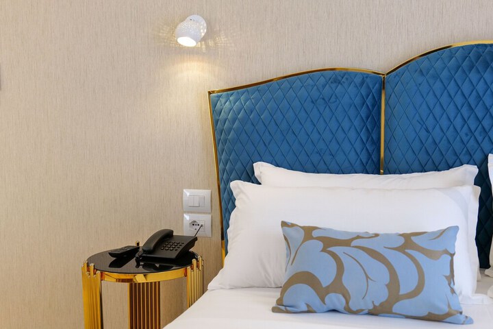 Room 34 of 74