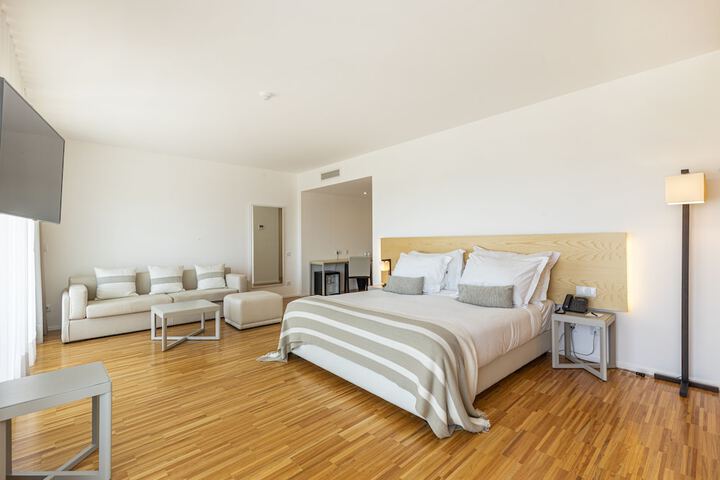 Room 7 of 44