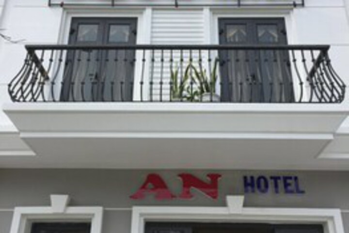 Hotel 7 of 14