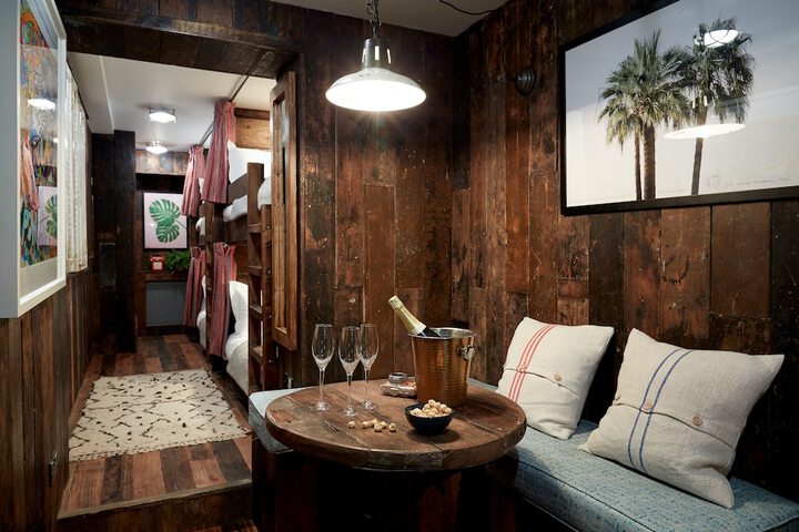 Room 3 of 115