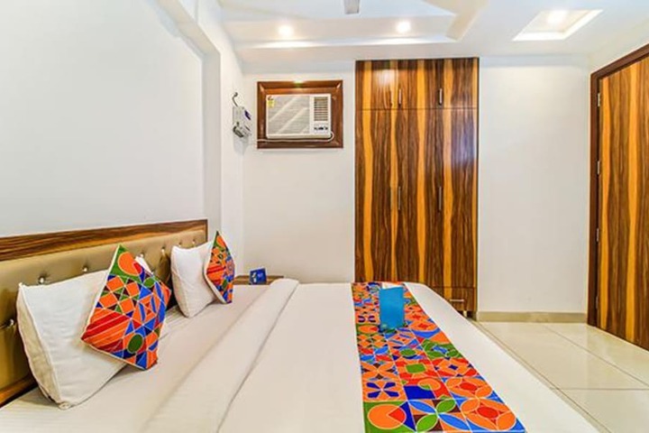 Room 18 of 24