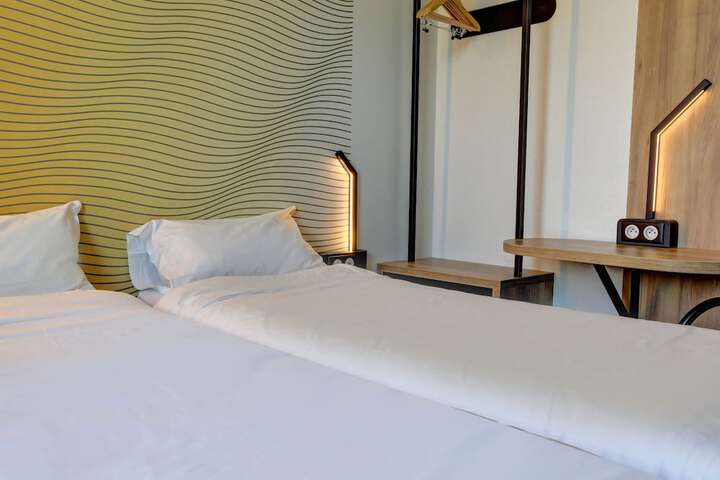 Room 21 of 46