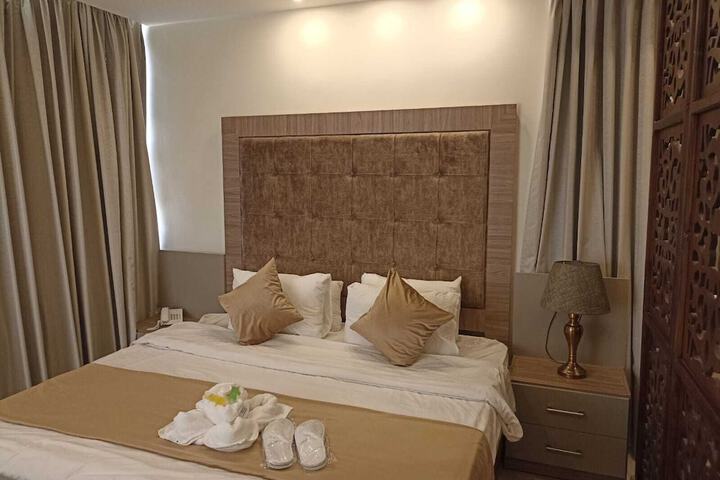 Room 19 of 77