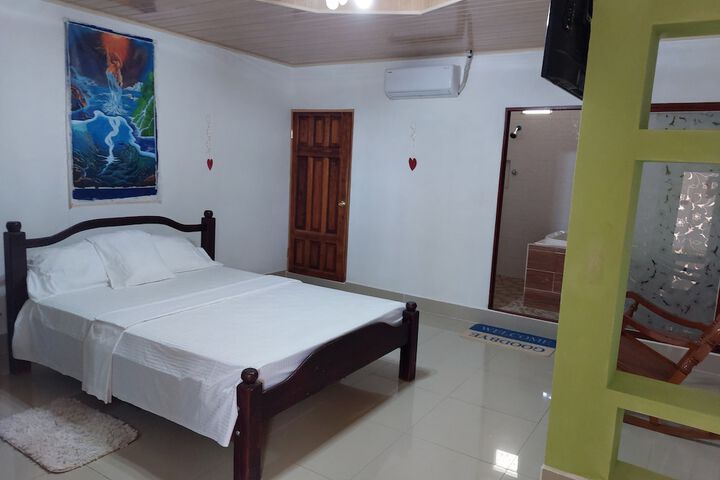 Room 2 of 10