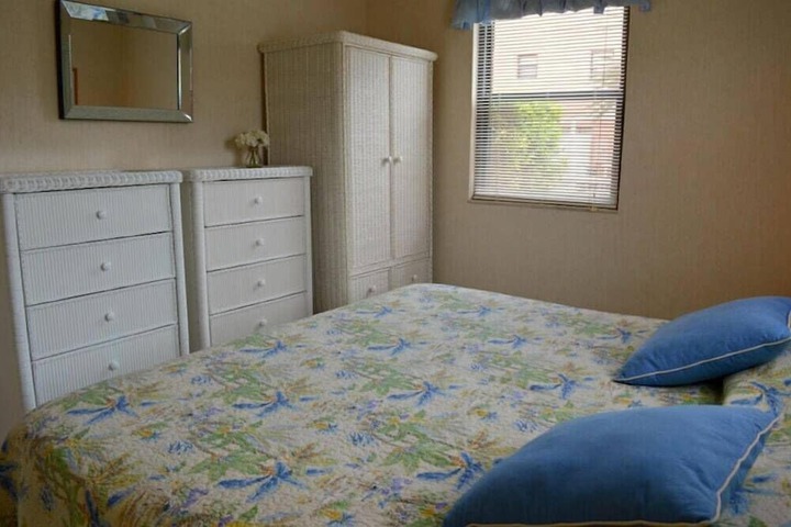 Room 91 of 325